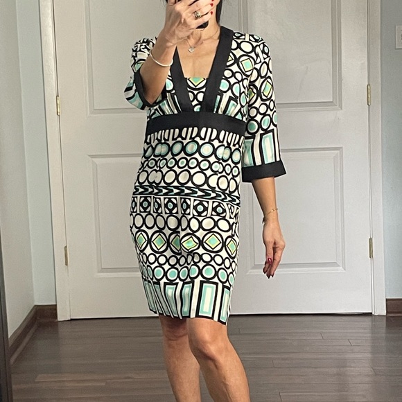 Milly Dresses & Skirts - Milly 100% Silk Geo Print Elbow Sleeves Dress size 0